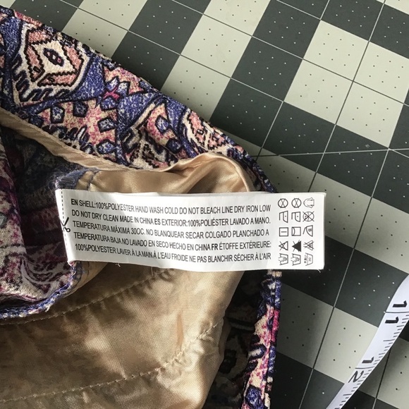 Forever 21 Tribal Shorts - Picture 6 of 7